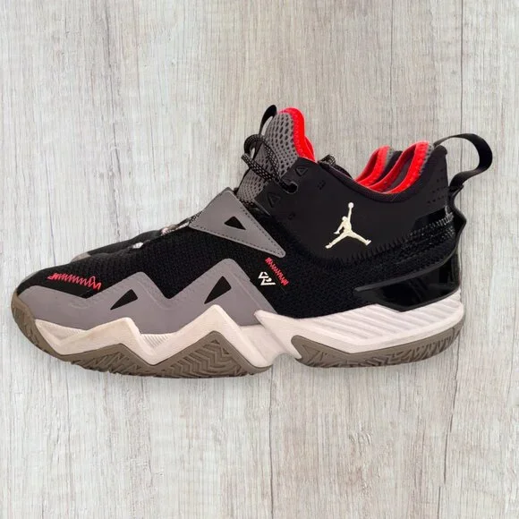 Nike Air Jordan Why Not Zer0.5 Basketball Shoes Mens 11 Black Grey Red CJ0780-00 - Picture 13 of 13